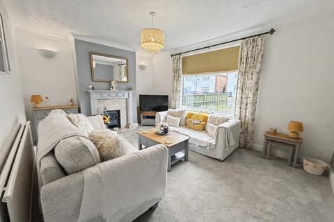 2 bedroom semi-detached house for sale, 38 Naseby Road, Rugby, CV22 5NH