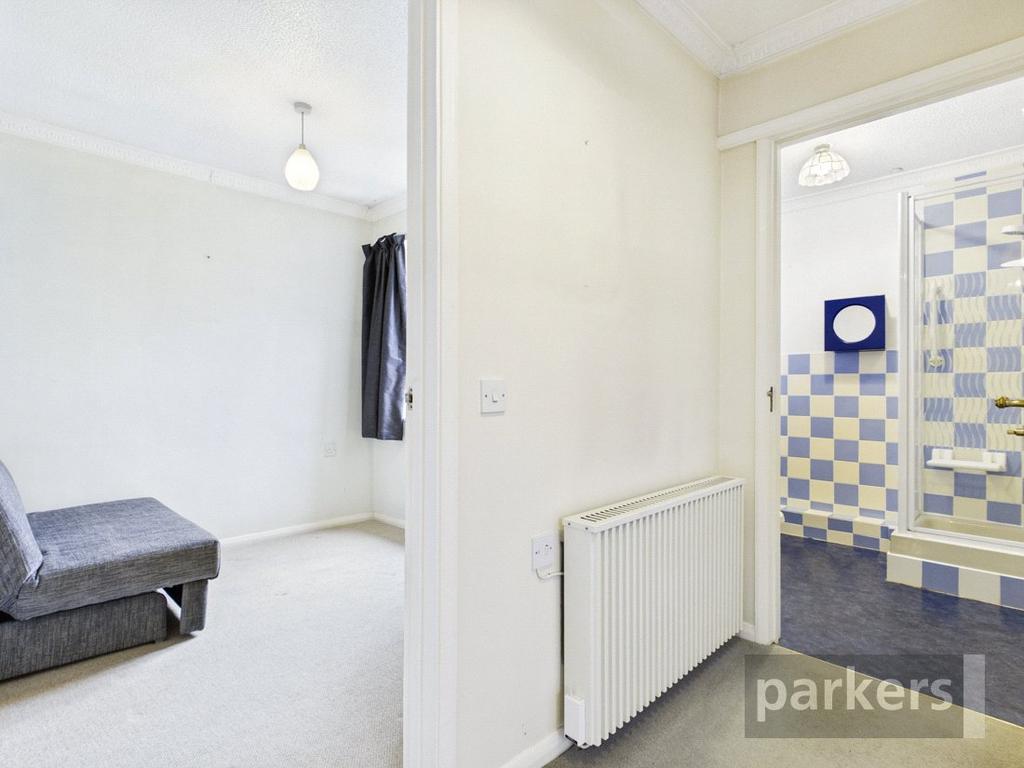 Bedroom/Shower Room