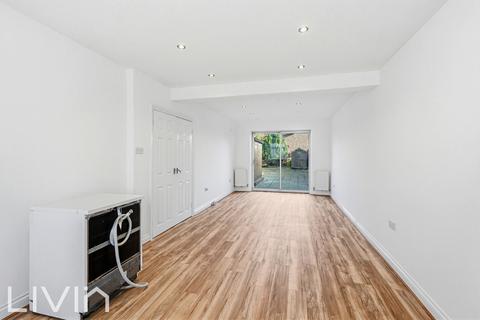 3 bedroom terraced house to rent, London SW16