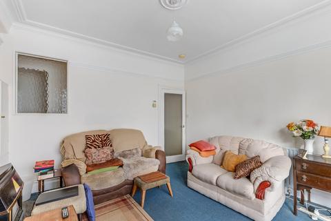 2 bedroom flat for sale, Cleasby Road, Menston, Ilkley, West Yorkshire, LS29