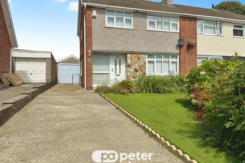 3 bedroom semi-detached house for sale, Derwent Drive, Aberdare