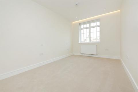 2 bedroom apartment to rent, Beechcroft Avenue, Golders Green, London, NW11