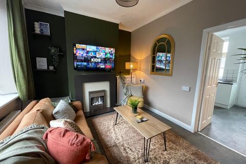 2 bedroom terraced house to rent, Preston Street, Abertillery, NP13