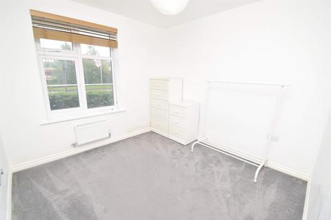 2 bedroom flat for sale, Swan Crescent, Newport