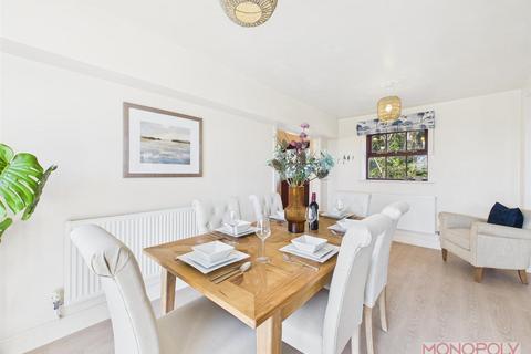 undefined, Cymau, Wrexham