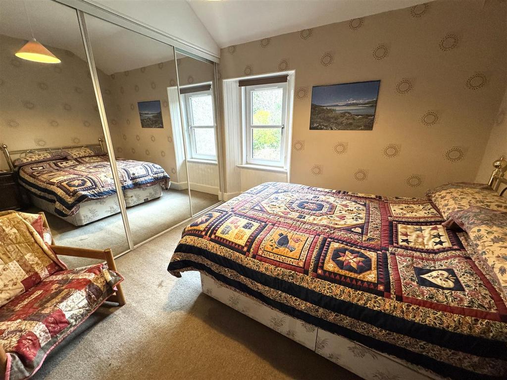 Bedroom 2.jpg