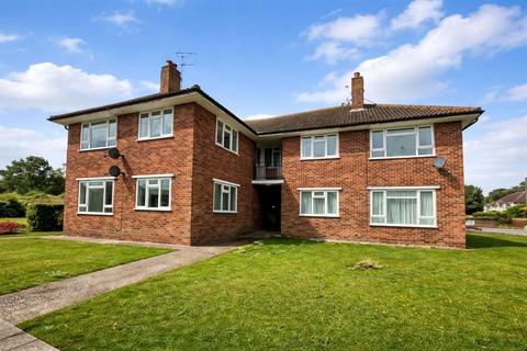 2 bedroom flat to rent, Barnhorn Close, Bexhill-On-Sea TN39
