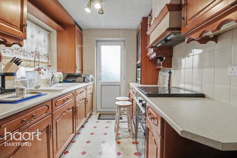 3 bedroom semi-detached house for sale, Pepper Hill, Gravesend