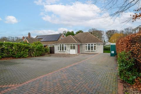 5 bedroom detached bungalow for sale, Yarmouth Road, Lowestoft