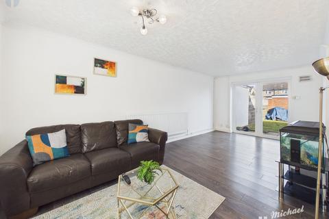 3 bedroom terraced house for sale, Belgrave Road, Aylesbury