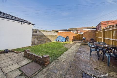 3 bedroom terraced house for sale, Belgrave Road, Aylesbury