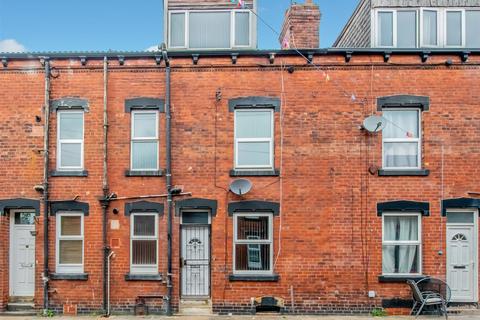 2 bedroom house to rent, Thornton Grove, Leeds