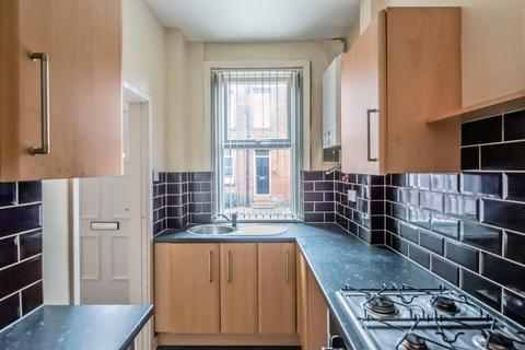 2 bedroom house to rent, Thornton Grove, Leeds