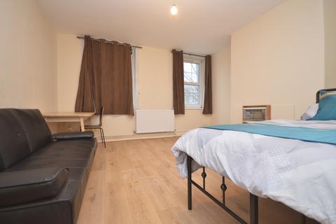1 bedroom in a flat share to rent, Electric House, Bow Road, E3 2BL