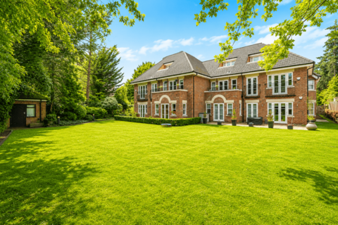 3 bedroom flat for sale, Village Road, Bush Hill Park, Enfield, EN1