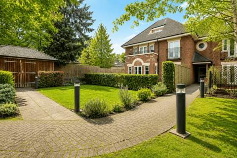 3 bedroom flat for sale, Village Road, Bush Hill Park, Enfield, EN1