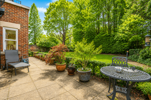 3 bedroom flat for sale, Village Road, Bush Hill Park, Enfield, EN1