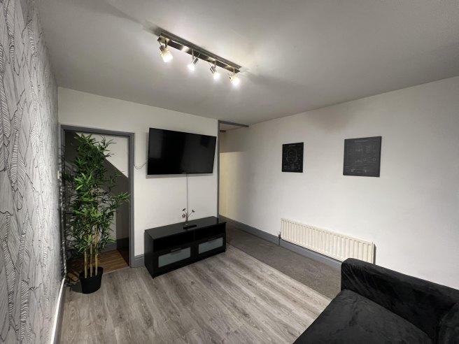 Saunders-street-me7-1hy-955936