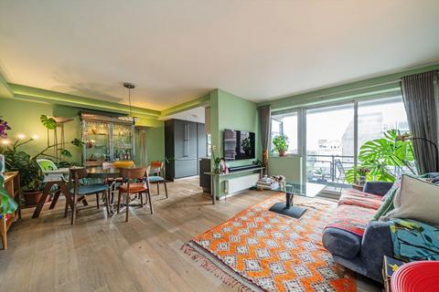 3 bedroom flat for sale, Kensington Heights, London W8