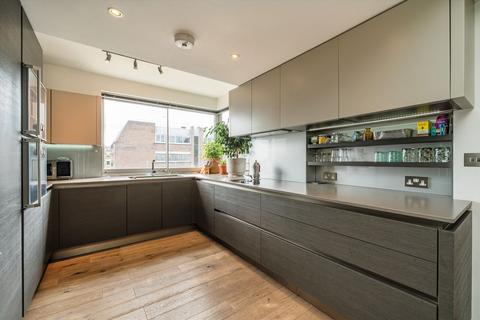 3 bedroom flat for sale, Kensington Heights, London W8
