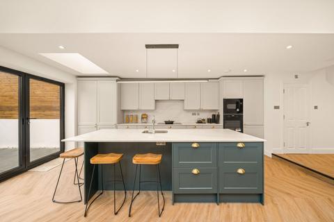 4 bedroom terraced house for sale, Rigeley Road, London, NW10