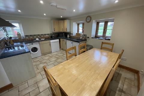 undefined, Treamble, TRURO, TR4