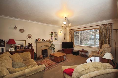 4 bedroom detached house for sale, Risdale Close, Leamington Spa
