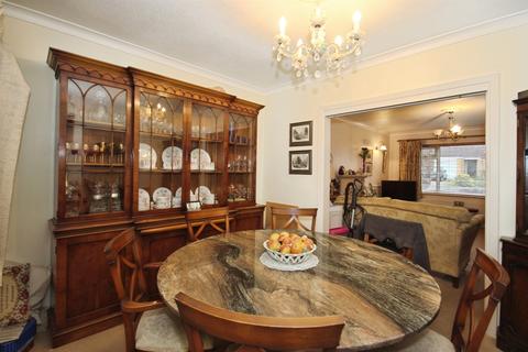 4 bedroom detached house for sale, Risdale Close, Leamington Spa