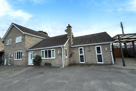 4 bedroom detached house to rent, Field Road, Bury St. Edmunds IP28