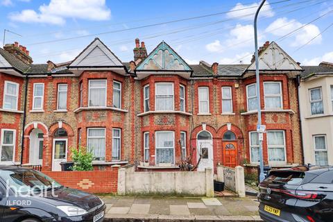 3 bedroom terraced house for sale, Paget Road, Ilford