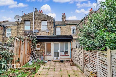 3 bedroom terraced house for sale, Paget Road, Ilford
