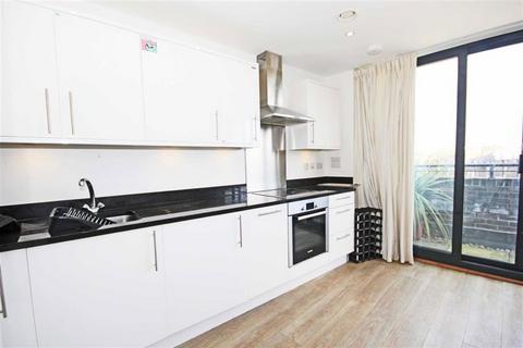 3 bedroom flat to rent, Warham Street, London SE5