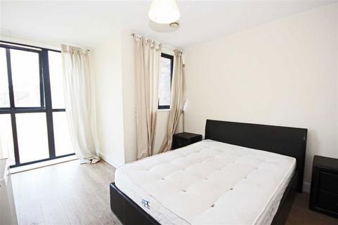 3 bedroom flat to rent, Warham Street, London SE5