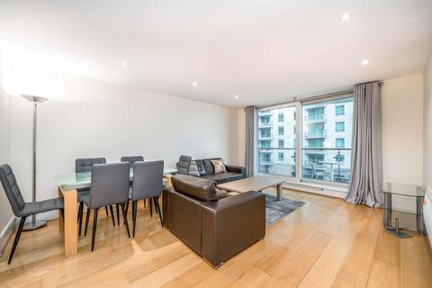 2 bedroom flat to rent, St. George Wharf, London SW8