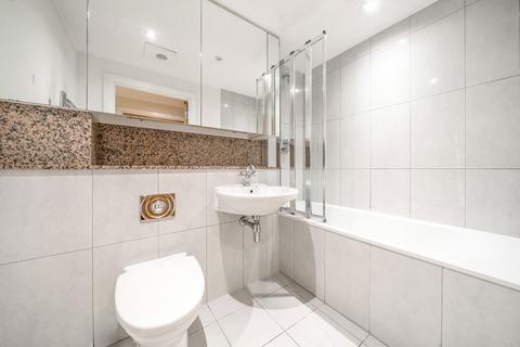 2 bedroom flat to rent, St. George Wharf, London SW8