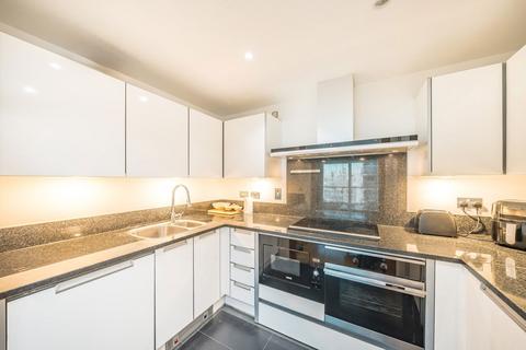 2 bedroom flat to rent, St. George Wharf, London SW8