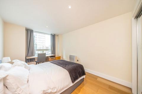 2 bedroom flat to rent, St. George Wharf, London SW8