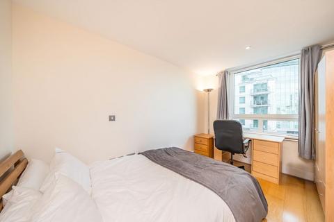 2 bedroom flat to rent, St. George Wharf, London SW8