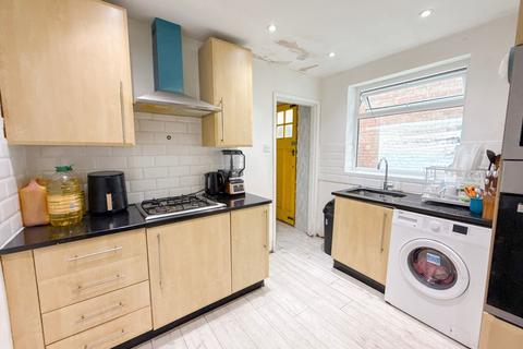 2 bedroom flat for sale, Nuns Moor Road, Fenham, NE4