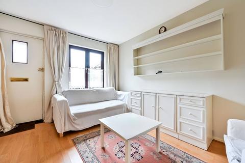 1 bedroom terraced house to rent, Haygreen Close, Kingston Hill, Kingston upon Thames, KT2
