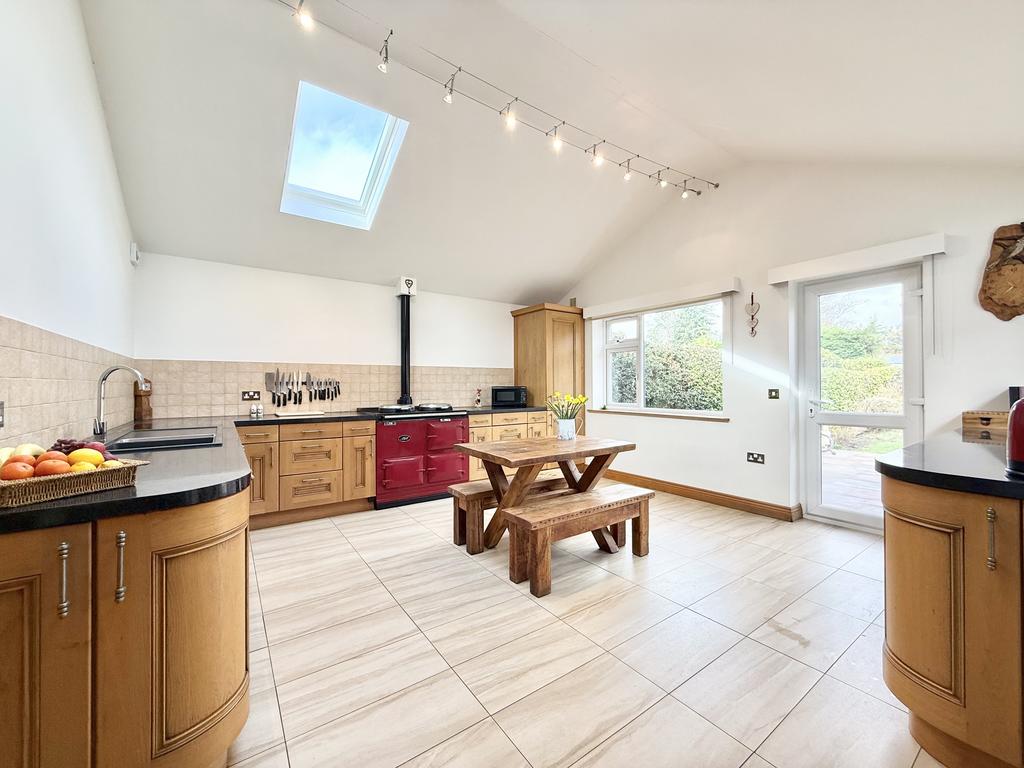 Kitchen 3.jpeg