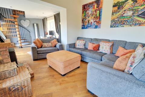 6 bedroom detached house for sale, Abbeydale Close, Crewe