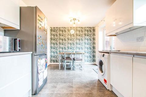 3 bedroom semi-detached house for sale, The Gills, Leeds LS27