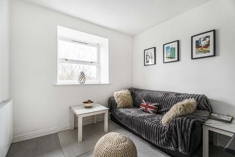 1 bedroom flat for sale, Millstream Close, London, N13