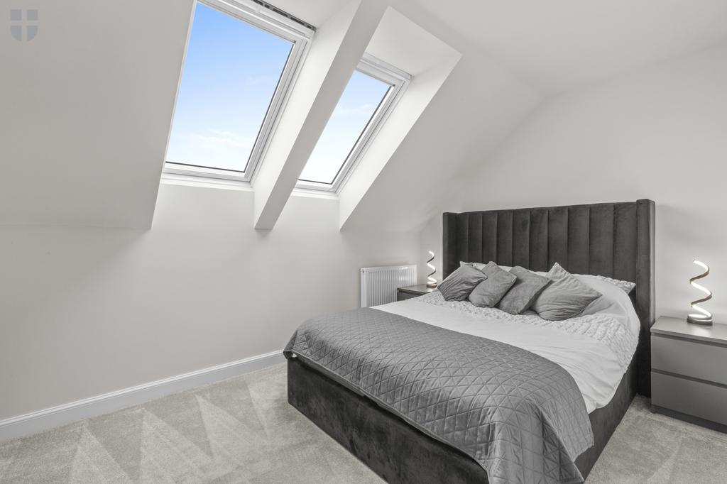 43 Sutton Grove, HP22 7 EU-3