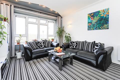 3 bedroom flat for sale, Meldon Drive, Bilston