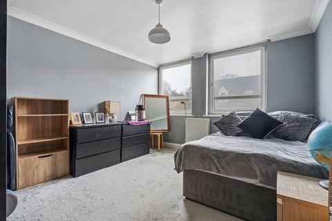 undefined,  Flat  Iver Court, IVER SL0