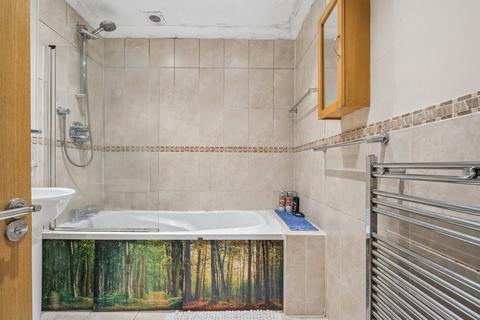 undefined,  Flat  Iver Court, IVER SL0