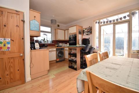 3 bedroom semi-detached house for sale, Valleyside Road, Hastings