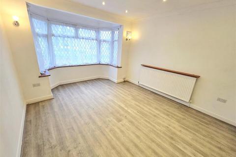4 bedroom terraced house to rent, Whitton Avenue East, Greenford